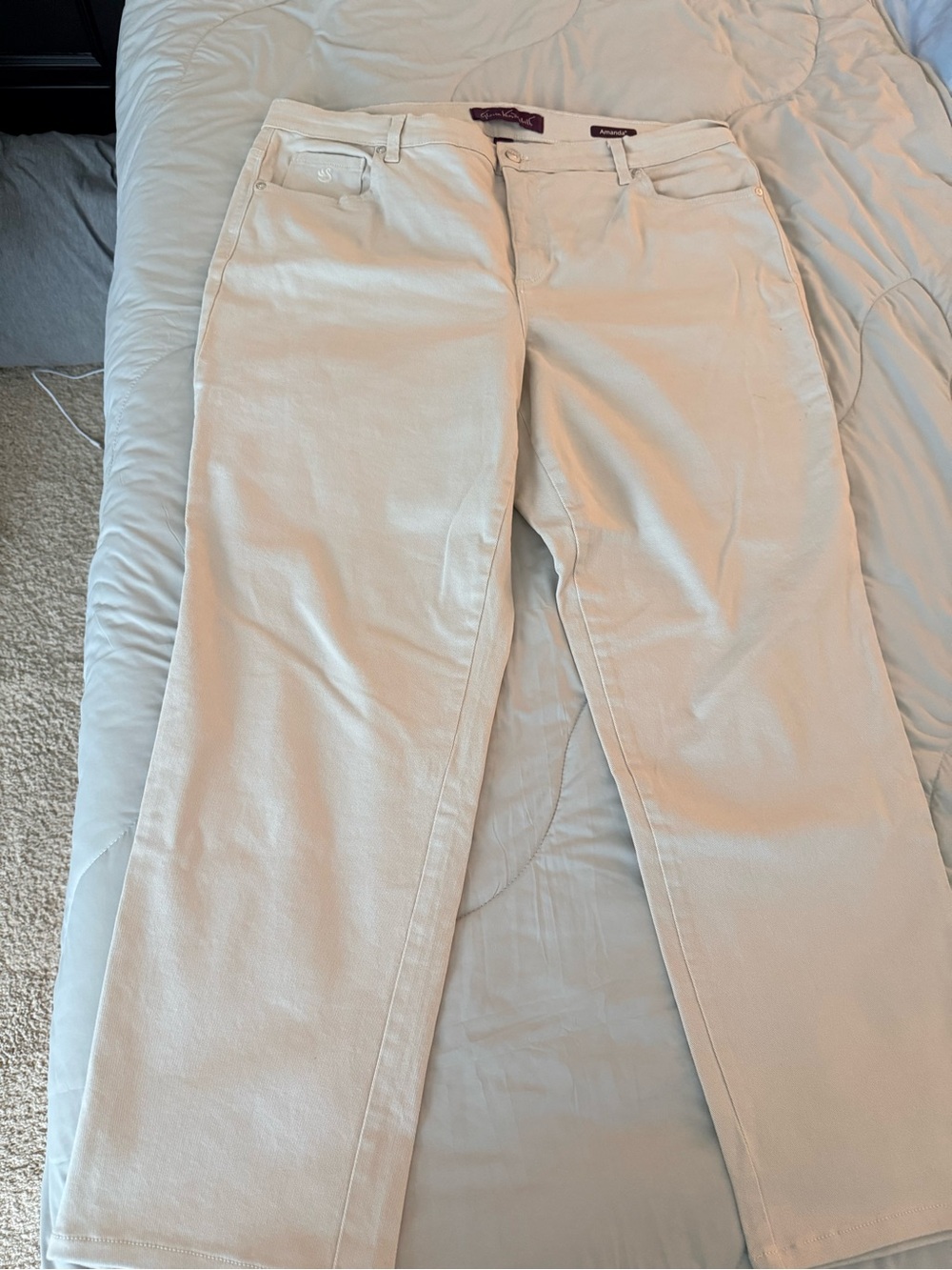 Gloria Vanderbilt Amanda Straight Leg Pants in Light Mint